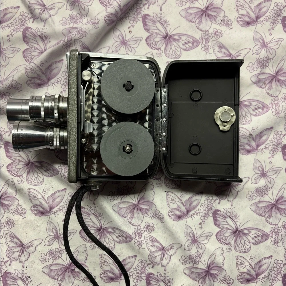 Vintage Wollensak 8 Model 153 8mm Movie Camera